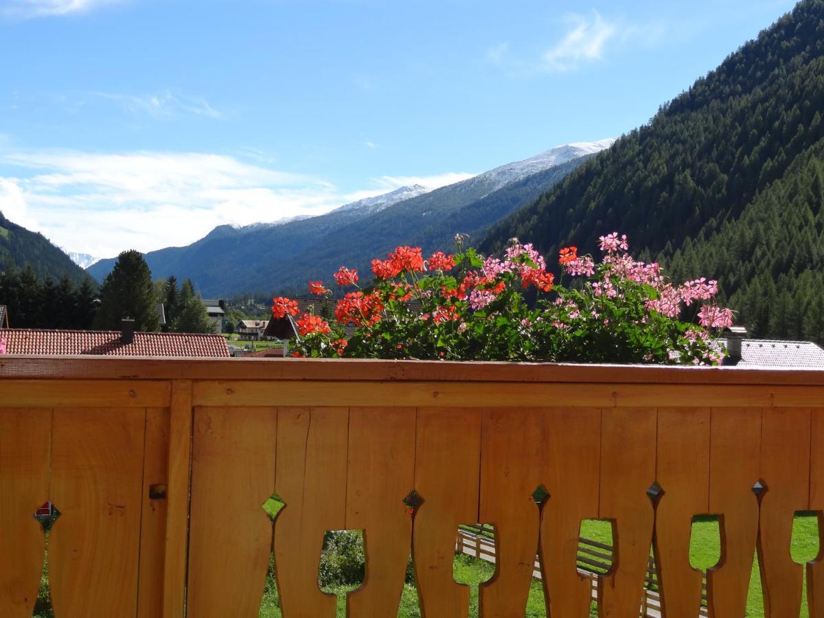 Hotel Gasthof Edelweiss Sankt Jakob in Defereggen Exterior photo